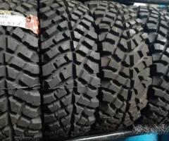 4 gomme  nuove ricoperte235 75 15 marix