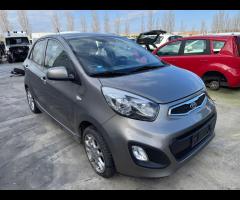 Ricambi KIA PICANTO 2 - 1.0 BENZ. 12V -NO MOTORE