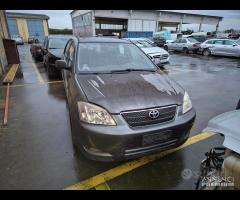 Toyota Auris Diesel 2004 Demolita - Per Ricambi