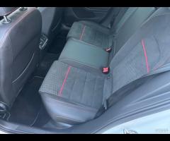 Volkswagen Golf GTI Golf GTI Performance 2.0 245 C - 28