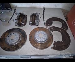 Kit Freni Anteriori 4 Pompanti Per Audi A4 - A5 B9