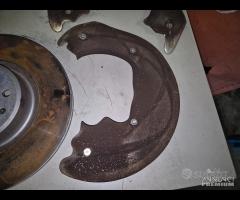 Kit Freni Anteriori 4 Pompanti Per Audi A4 - A5 B9