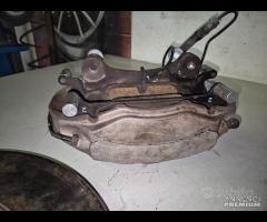 Kit Freni Anteriori 4 Pompanti Per Audi A4 - A5 B9 - 7