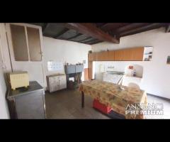 Piglio, completamente da ristrutturare con cantina - 17