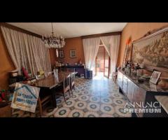 Cave, ampia con giardino e garage - 11