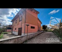 Cave, ampia con giardino e garage - 25