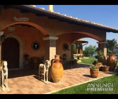 Genazzano, Unica nel suo Genere con terreno