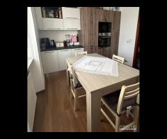 Cave,posto al secondo piano con due posti auto - 9