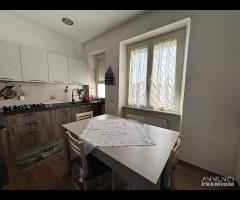 Cave,posto al secondo piano con due posti auto - 20