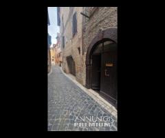 Segni, caratteristico e ammobiliato in buono stato