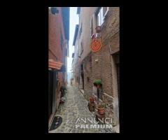 Segni, caratteristico e ammobiliato in buono stato - 10