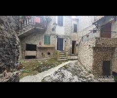 Piglio, discreto stato con balcone - 17