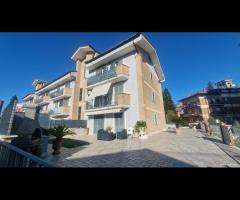 Cave, centrale e di recente costruzione