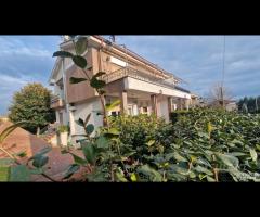 Cave, in zona residenziale ampia metratura