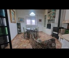 Cave, un piano terra con giardino, cantina