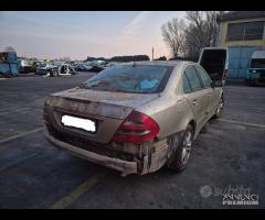 Mercedes Classe E W211 Berlina Demolita - Ricambi