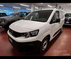 Peugeot Partner 3 posti in arrivo