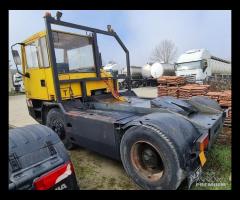 Trattore portuale targa gialla