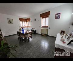 Intero stabile con garage