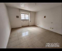 Intero stabile con garage - 6