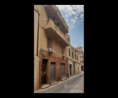 Castelvetrano intero stabile con 2 app + garage