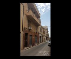 Castelvetrano intero stabile con 2 app + garage