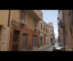 Castelvetrano intero stabile con 2 app + garage