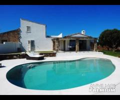 Villa con Piscina
