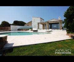 Villa con Piscina