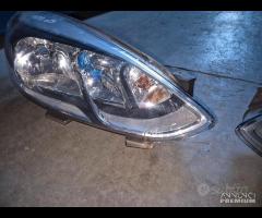 Fari - Fanali Alogeni Per Ford Fiesta 2022