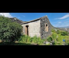 Rustico con terreno a Portosalvo di Mascali