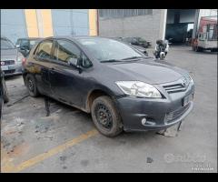Toyota Auris 2009 Demolita - Per Ricambi - 6