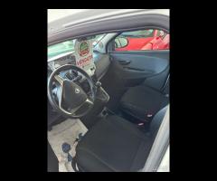 Lancia Ypsilon 1.0 FireFly 5 porte S&S Hybryd Gold