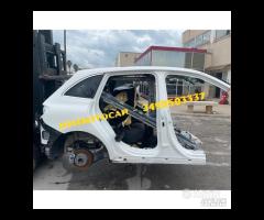 Mercedes Classe B 2019 Scocca per tagliate