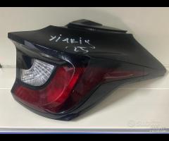 FANALE STOP POSTERIORE LED TOYOTA YARIS 2020 2024