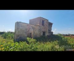 Castelvetrano terreno 27000 mq con fabbricati. r - 11