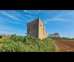 Castelvetrano terreno 27000 mq con fabbricati. r - 12