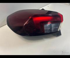 STOP FARO FANALE POSTERIORE OPEL CORSA 2020