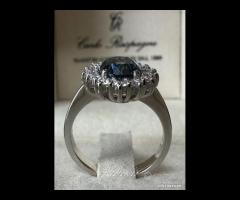ANELLO ORO 18kt. CON DIAMANTI E TOPAZIO LONDON