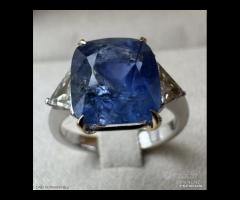 ANELLO ORO 18kt. CON DIAMANTI E ZAFFIRO NATURALE