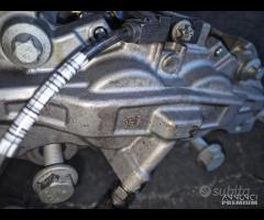 Kit Freni Anteriori 4 Pot Per Mercedes C W205 - 12