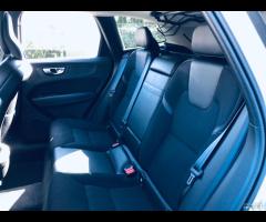 Volvo XC 60 XC60 B4 (d) AWD Geartronic Momentum Pr - 8