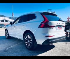 Volvo XC 60 XC60 B4 (d) AWD Geartronic Momentum Pr - 19
