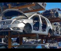 Mercedes classe B ricambi