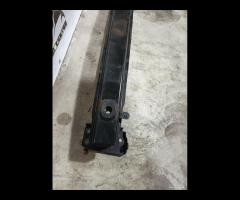 TRAVERSA PARAURTI ANTERIORE PER SKODA FABIA II /RO