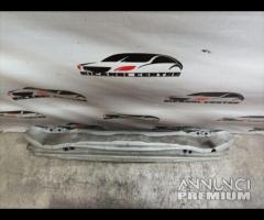 TRAVERSA PARAURTI POSTERIORE  VOLVO V40 2013 31299
