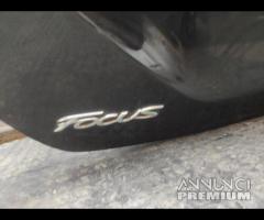 PORTELLONE COFANO POSTERIORE FORD FOCUS BERLINA 20