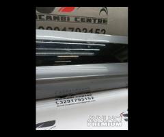 GRIGLIA STAMPAGGIO PORTA POSTERIORE DX RANGE ROVER - 7