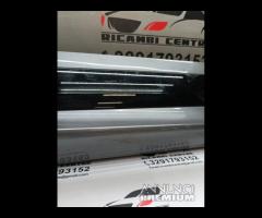 GRIGLIA STAMPAGGIO PORTA POSTERIORE DX RANGE ROVER - 8