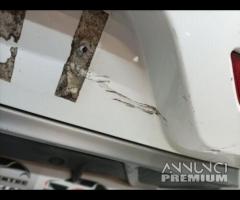 PARAURTI POSTERIORE CON SENSORI DI PARCHEGGIO VOLV - 16